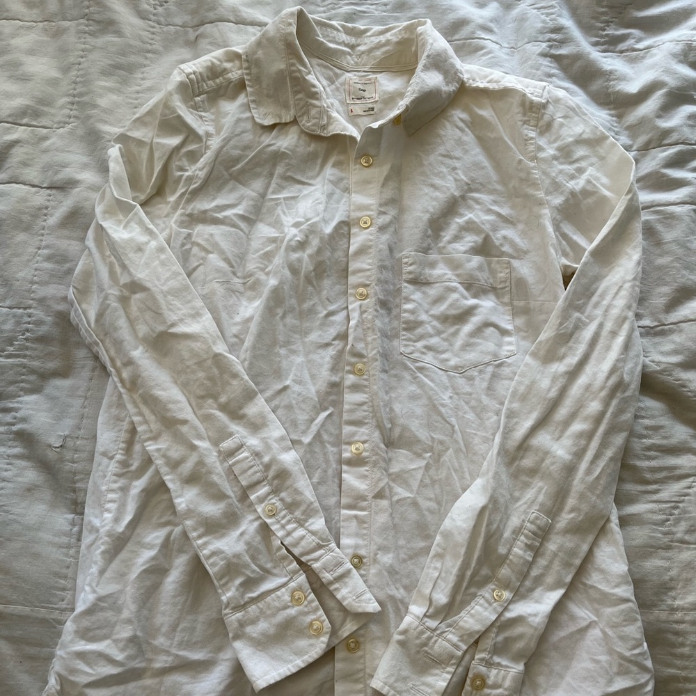 GAP white “shrunken boyfriend” button up shirt - Picture 2 of 8